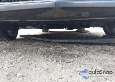 2012 Mercedes-Benz E 550 z USA, uszkodzony, nr VIN WDDKK7DF6CF152267